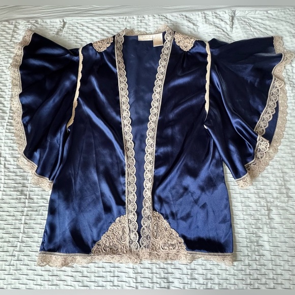 Vintage Delicates Lingerie Women - Picture 3 of 10